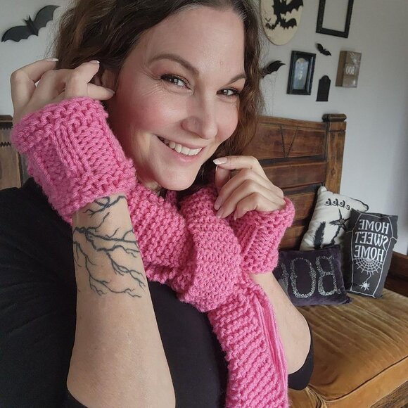 HandKnit Pink Scarf, Extra Long Yarn With Fringe, OOAK One Of A Kind - Picture 3 of 10